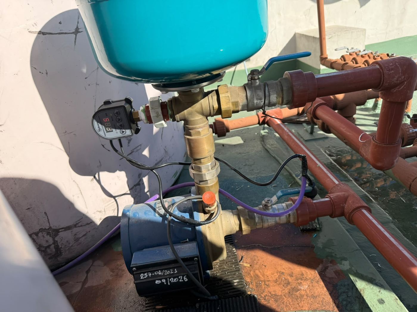 Presurizadora con tanque hidroneumático